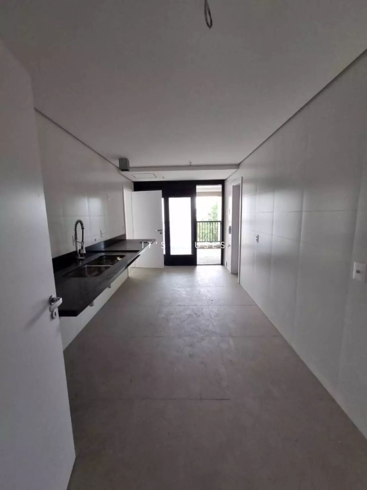 Área de convivência apartamento à venda em Edificio Oiapoque, Alphaville, Barueri — 4 suítes, 360 m² — imagem 6 de 24