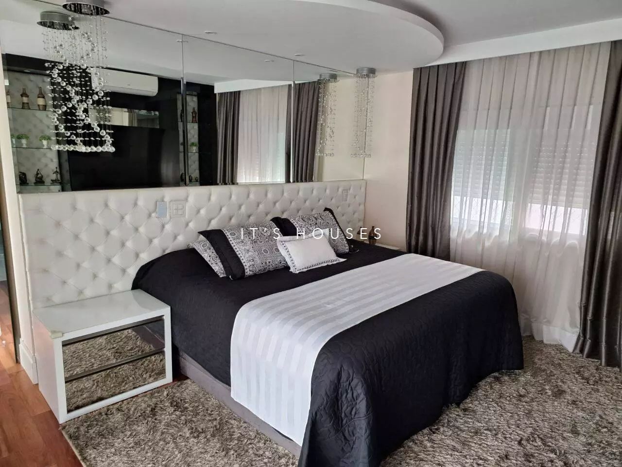Sala de estar casa à venda em Tambore 11, Alphaville, Santana de Parnaíba — 5 suítes, 751 m² — imagem 2 de 18
