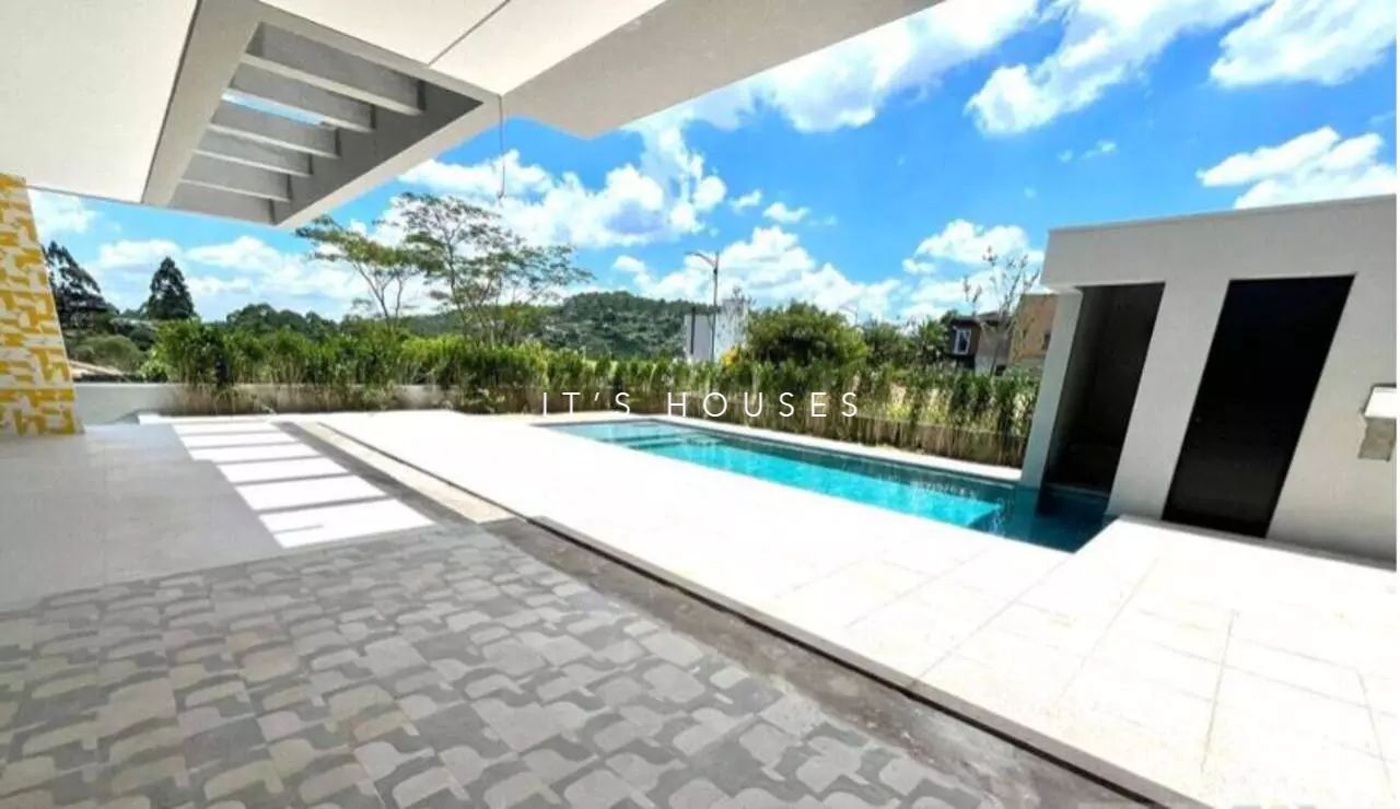 Suíte principal casa à venda em Tambore 11, Alphaville, Santana de Parnaíba — 4 suítes, 557 m² — imagem 4 de 6
