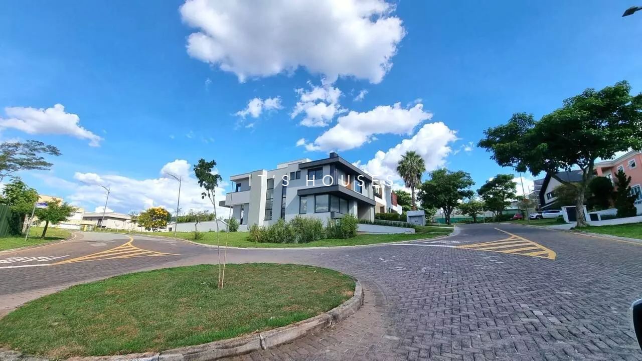 Piscina e área externa casa à venda em Tambore 11, Alphaville, Santana de Parnaíba — 4 suítes, 557 m² — imagem 5 de 6
