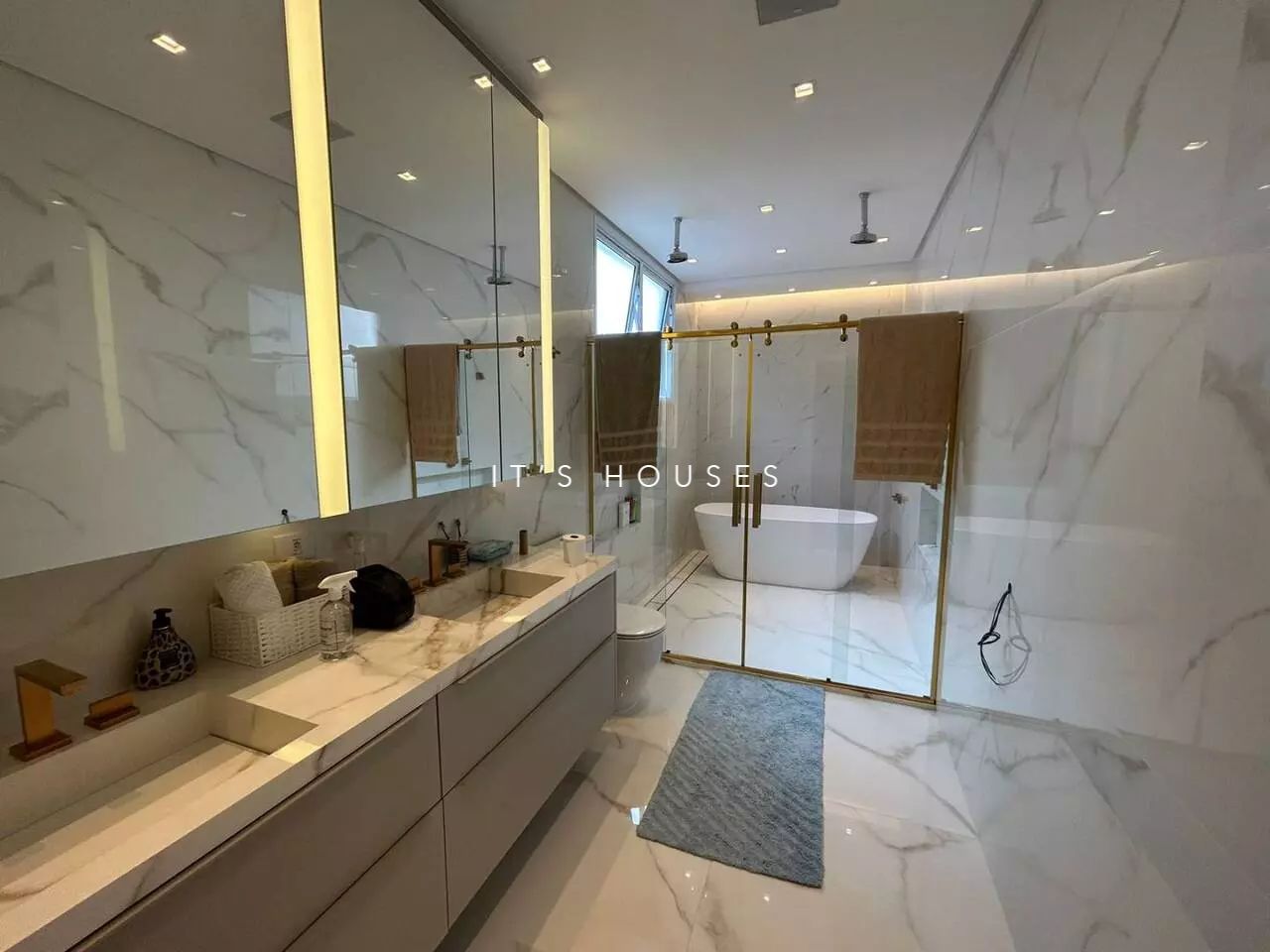Piscina e área externa casa à venda em Tambore 11, Alphaville, Santana de Parnaíba — 3 suítes, 320 m² — imagem 5 de 28