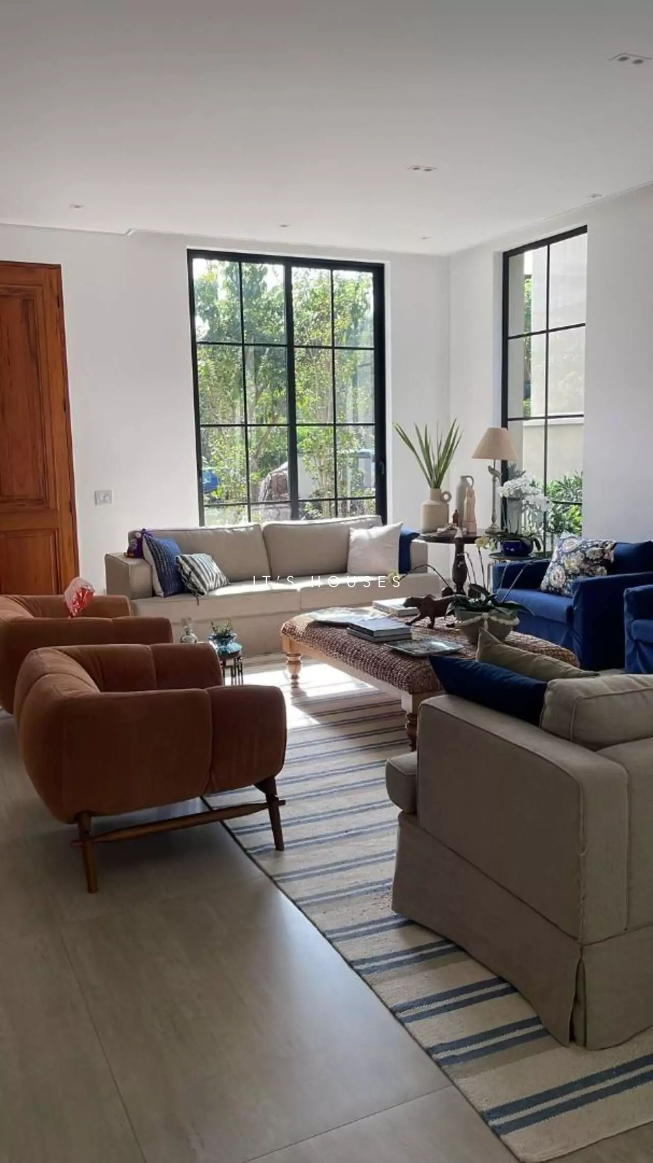 Área de convivência casa à venda em Tambore 11, Alphaville, Santana de Parnaíba — 4 suítes, 710 m² — imagem 6 de 6