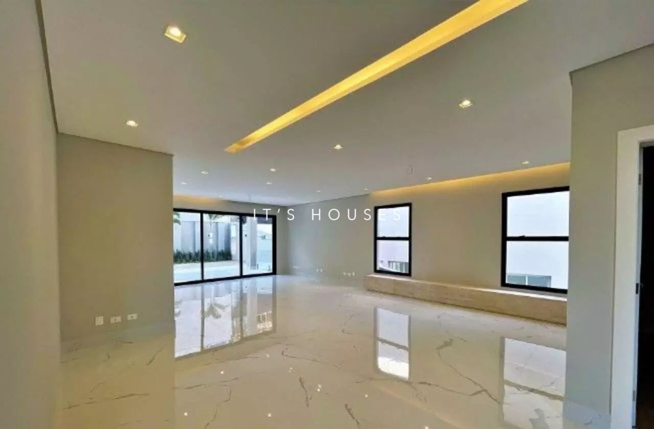 Suíte principal casa à venda em Tambore 11, Alphaville, Santana de Parnaíba — 4 suítes, 418 m² — imagem 4 de 17