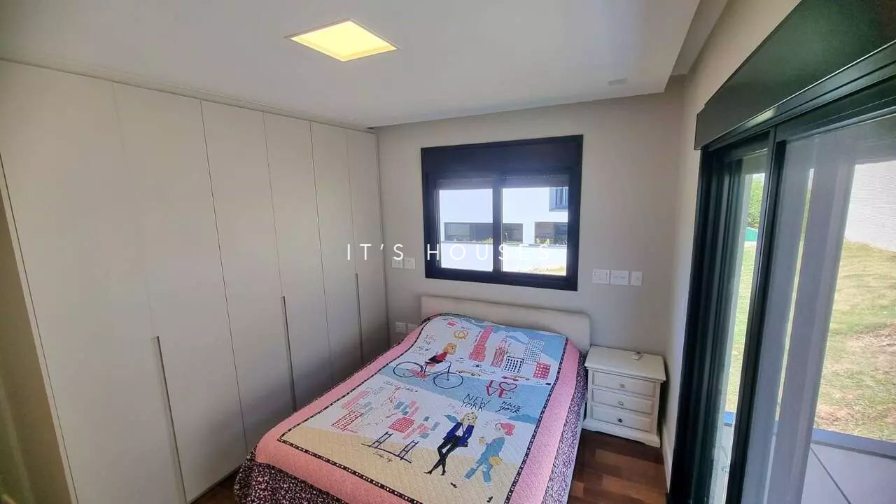 Piscina e área externa casa à venda em Tambore 11, Alphaville, Santana de Parnaíba — 4 suítes, 400 m² — imagem 5 de 25