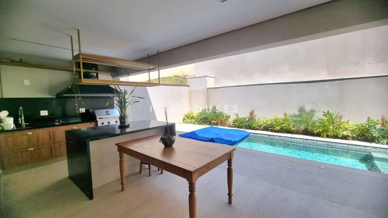 Área de convivência casa à venda em Tambore 11, Alphaville, Santana de Parnaíba — 4 suítes, 400 m² — imagem 6 de 25