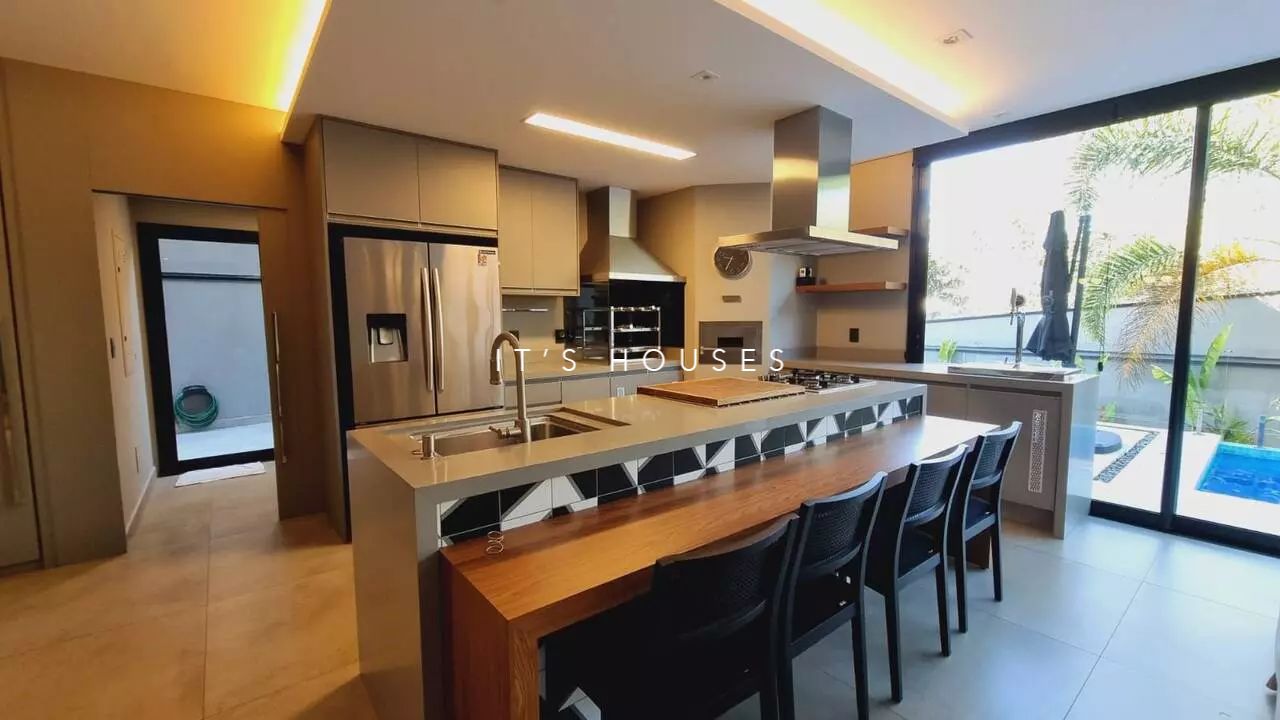 Suíte principal casa à venda em Tambore 11, Alphaville, Santana de Parnaíba — 4 suítes, 445 m² — imagem 4 de 20