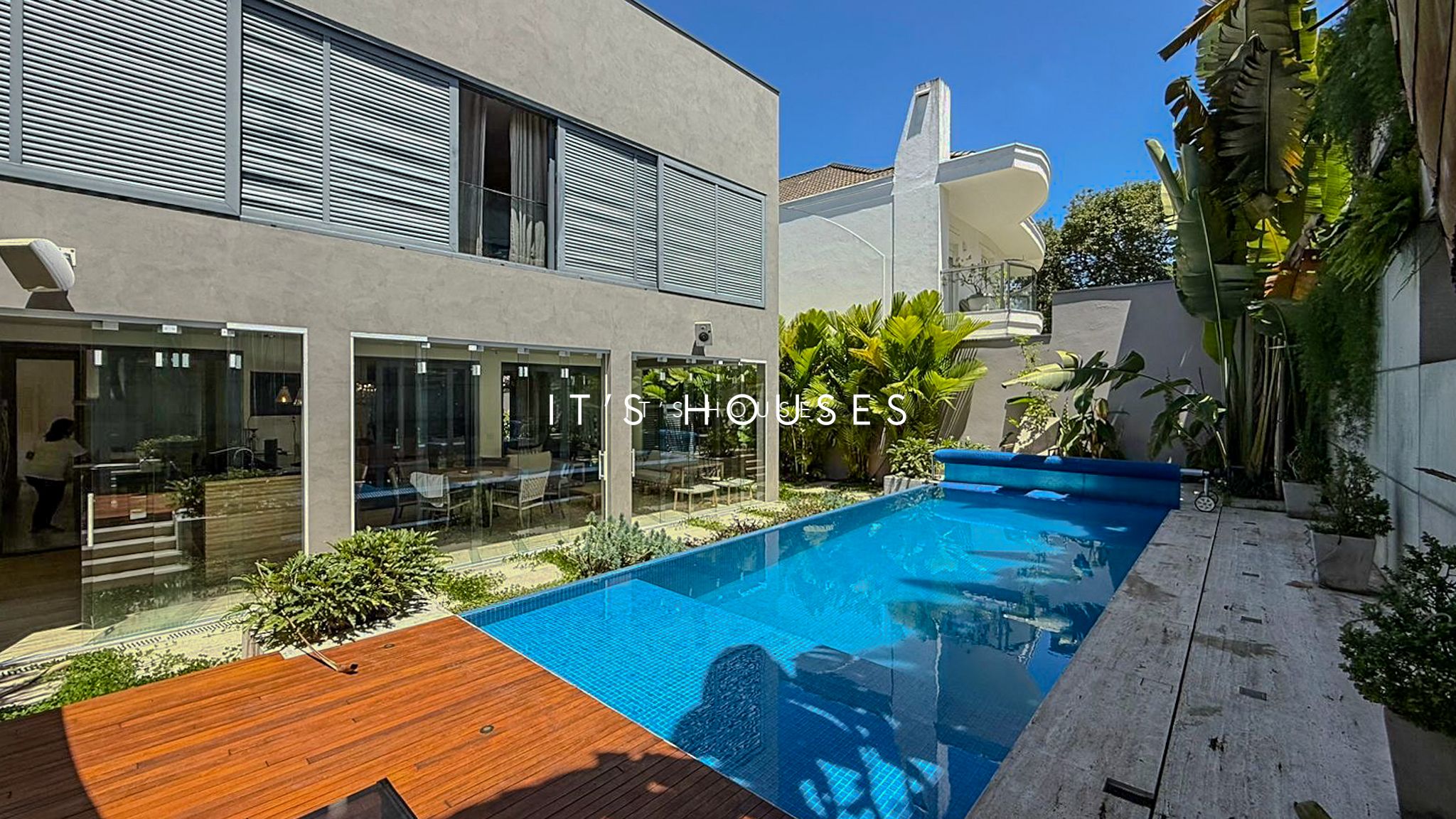 Fachada casa à venda em Alphaville Residencial 1, Alphaville, Barueri — 4 suítes, 580 m² — imagem 1 de 24