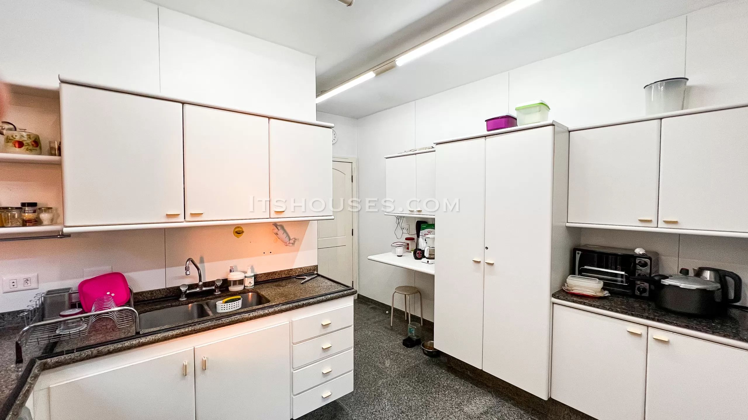 Sala de estar casa à venda em Alphaville Residencial 1, Alphaville, Barueri — 4 suítes, 475 m² — imagem 2 de 30