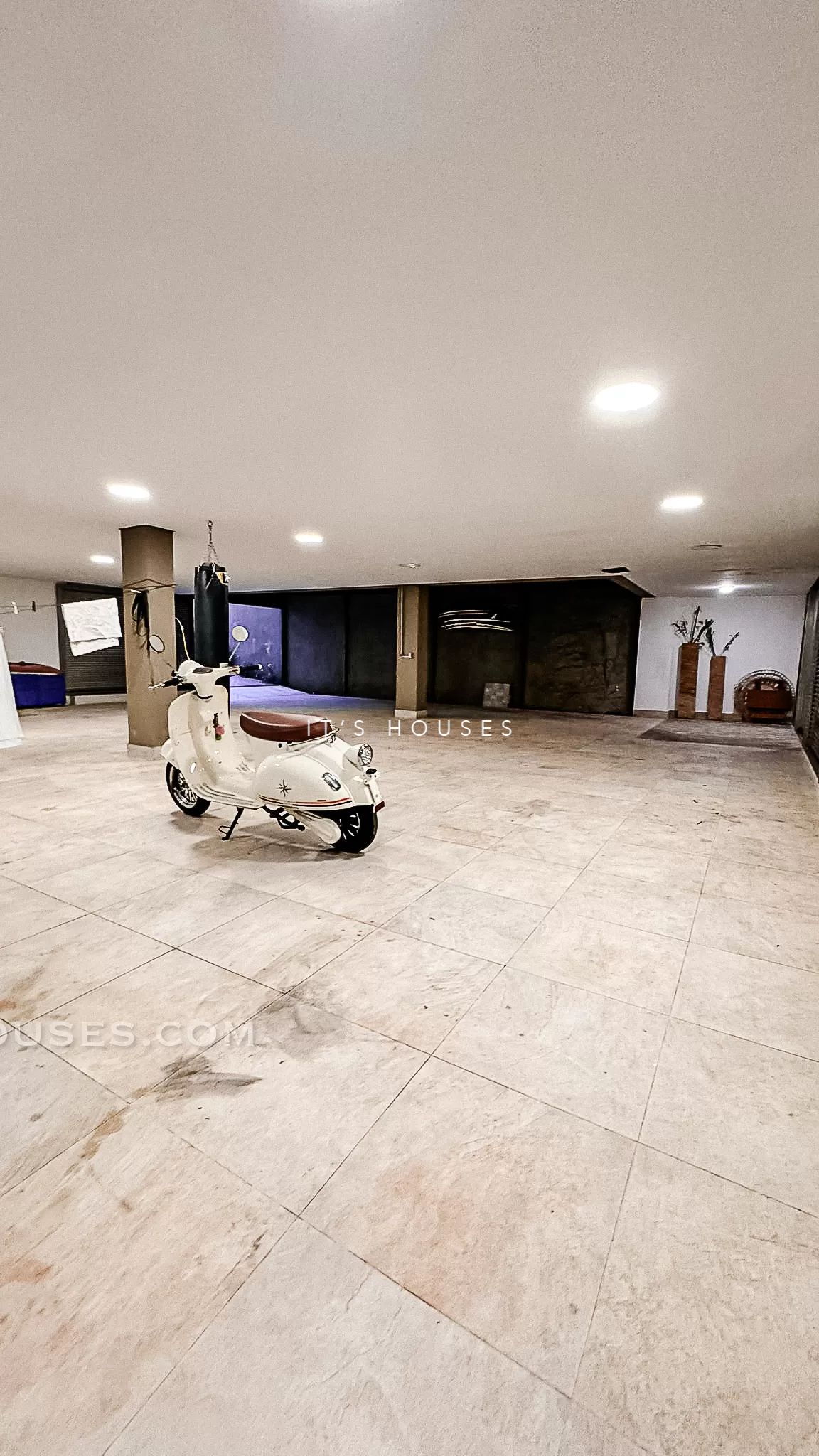 Sala de estar casa à venda em Alphaville Residencial 1, Alphaville, Barueri — 5 suítes, 646 m² — imagem 2 de 24