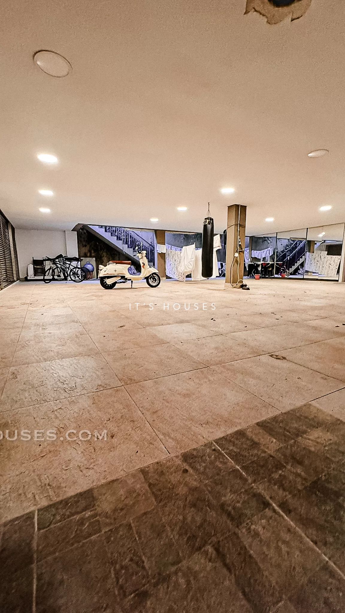 Cozinha e área gourmet casa à venda em Alphaville Residencial 1, Alphaville, Barueri — 5 suítes, 646 m² — imagem 3 de 24