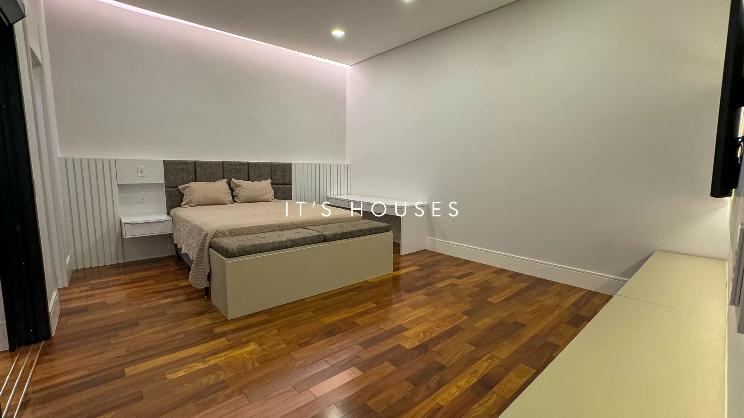Sala de estar casa à venda em Residencial Tambore 1, Alphaville, Barueri — 7 suítes, 3500 m² — imagem 2 de 33