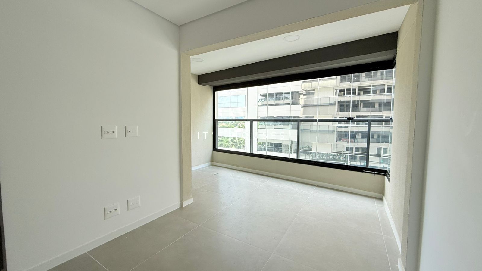 Piscina e área externa apartamento para alugar em Oka Mamore, Alphaville, Barueri — 1 suíte, 75 m² — imagem 5 de 5