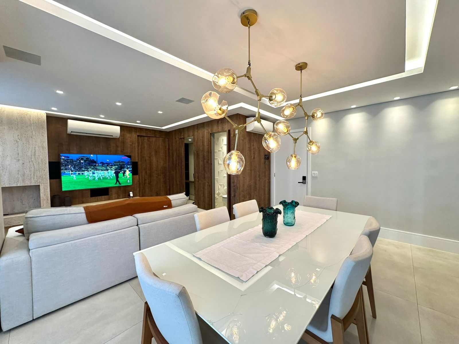 Suíte principal apartamento à venda em Edificio Bellagio, Alphaville, Barueri — 2 suítes, 98 m² — imagem 4 de 20