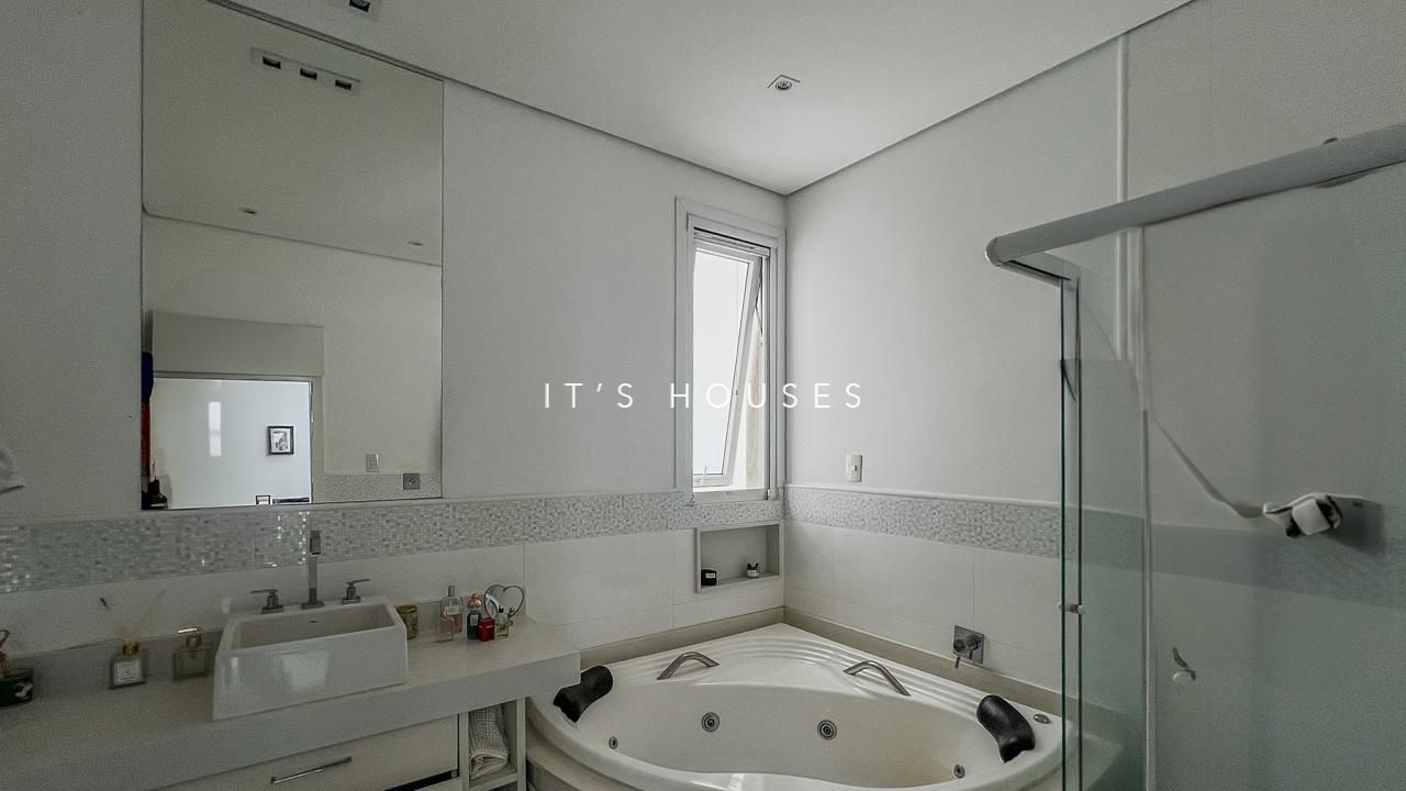 Sala de estar casa para alugar em Itahye Residencial, Alphaville, Barueri — 4 suítes, 450 m² — imagem 2 de 29