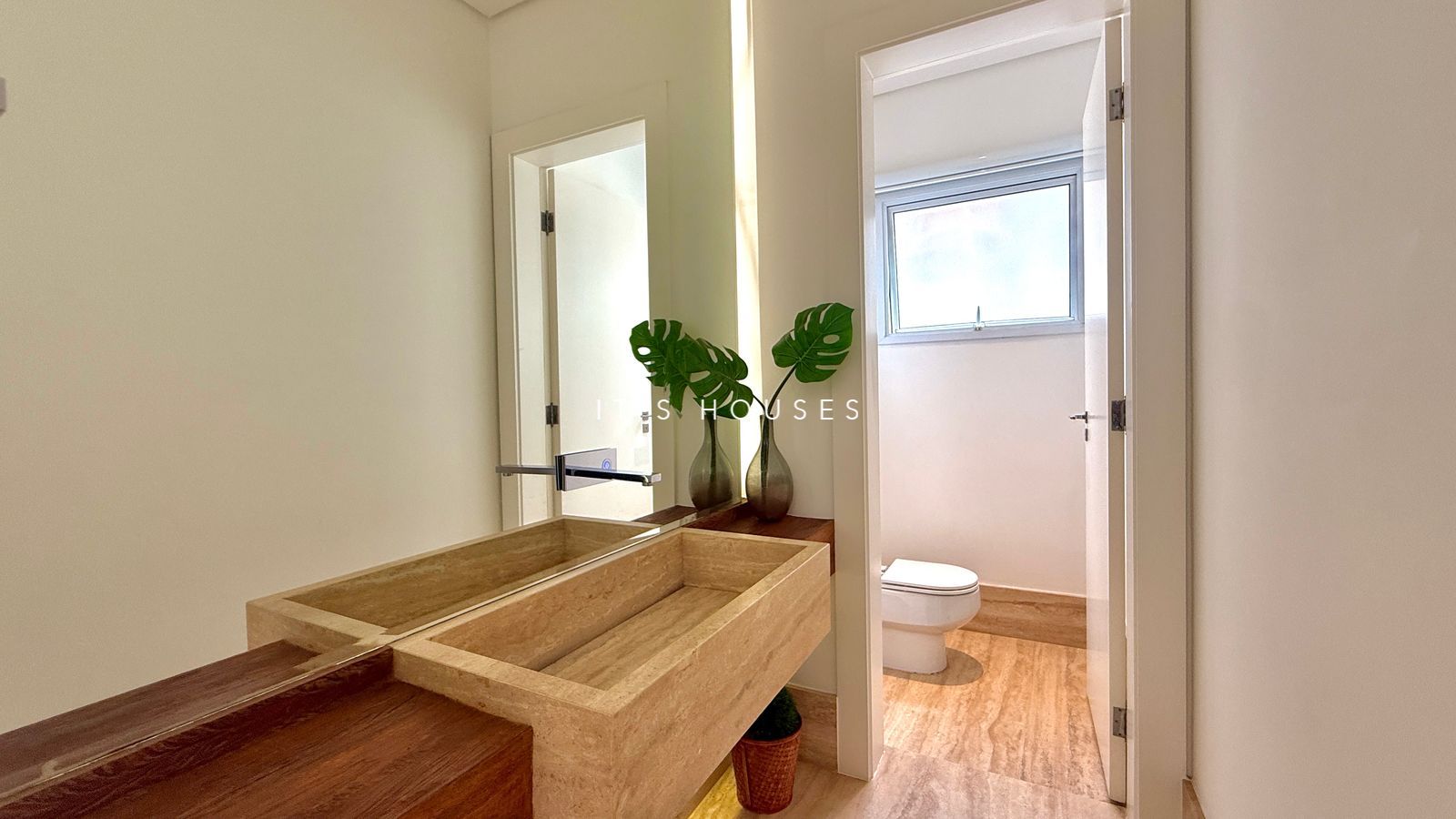 Suíte principal casa à venda em Itahye Residencial, Alphaville, Barueri — 4 suítes, 851 m² — imagem 4 de 37