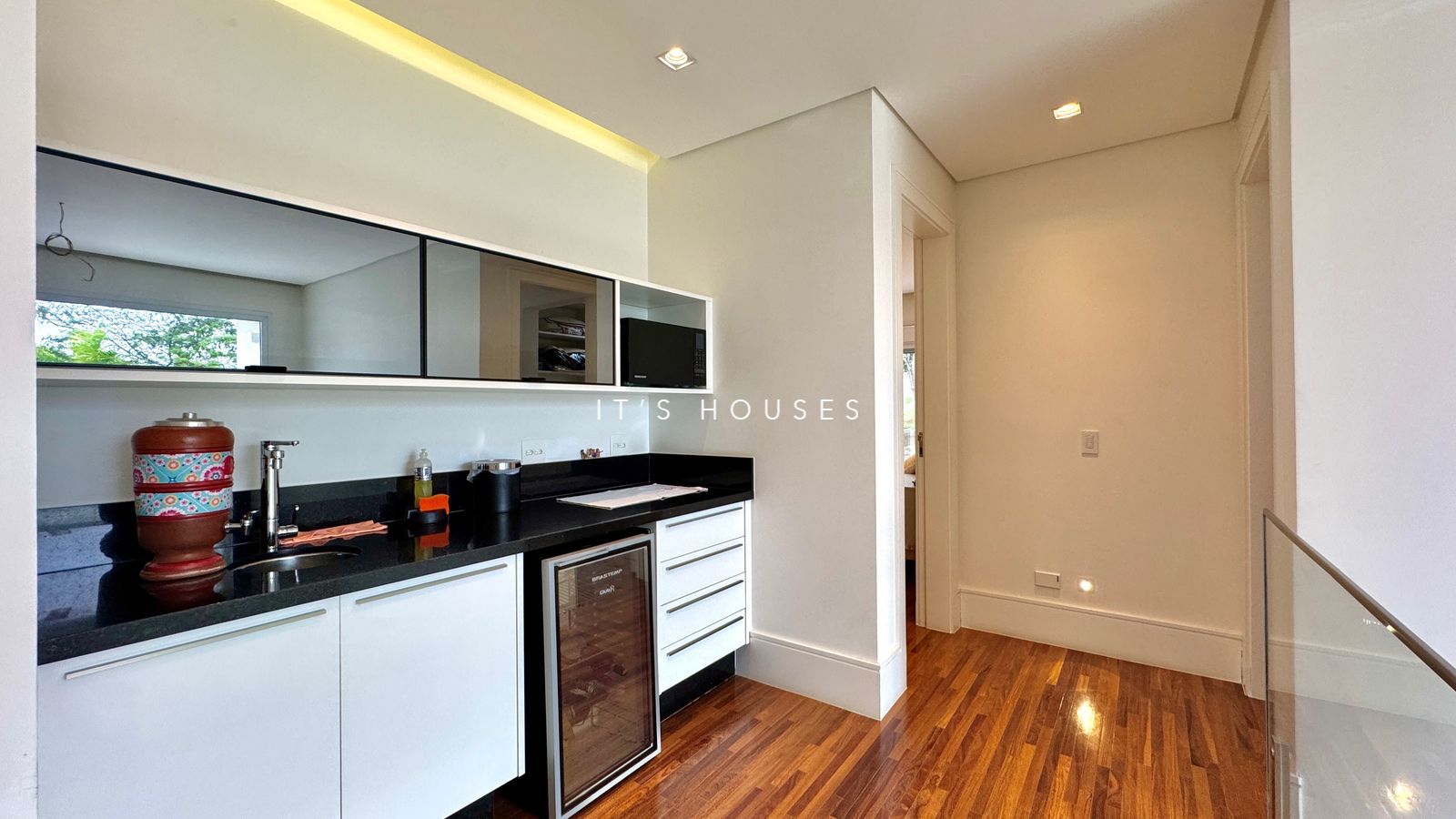 Sala de estar casa à venda em Residencial Tambore 10 , Alphaville, Santana de Parnaíba — 5 suítes, 815 m² — imagem 2 de 30