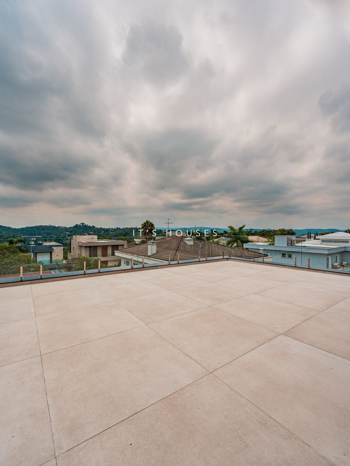 Suíte principal casa à venda em Genesis 1, Alphaville, Santana de Parnaíba — 6 suítes, 1260 m² — imagem 4 de 30
