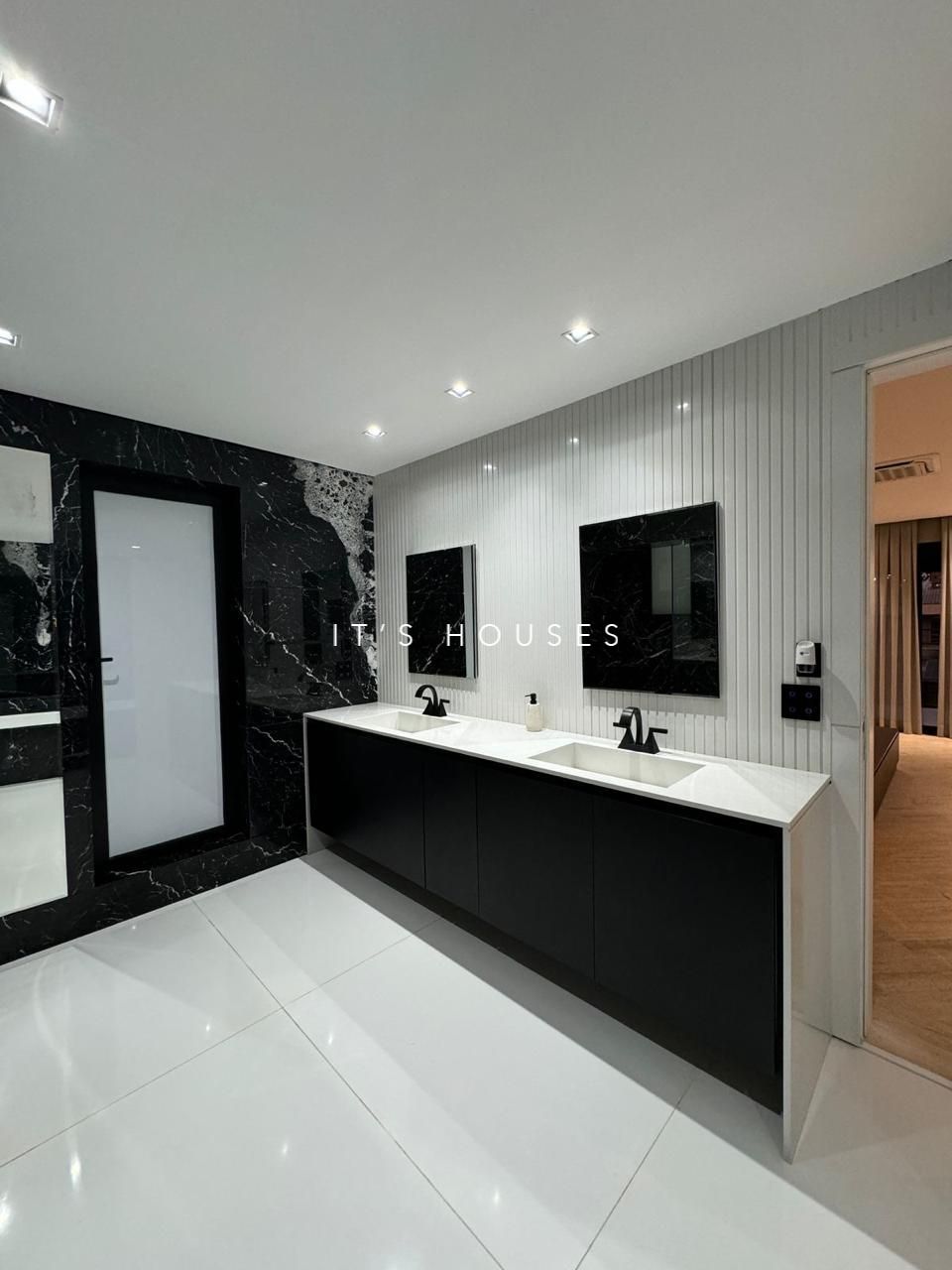 Suíte principal casa à venda em Alphaville Residencial 2, Alphaville, Barueri — 4 suítes, 560 m² — imagem 4 de 40