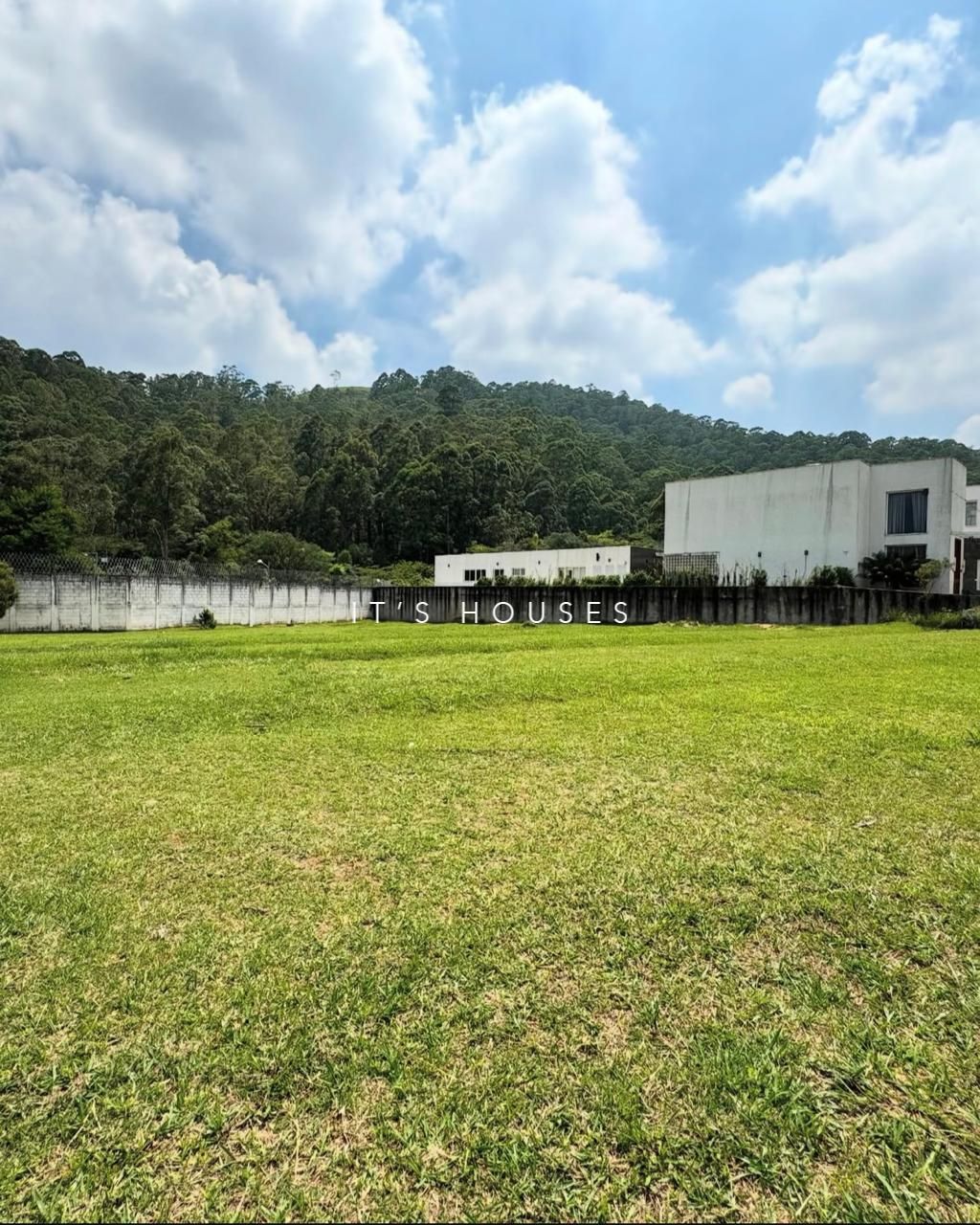 Sala de estar terreno_lote à venda em Residencial Tambore 1, Alphaville, Barueri — 1680 m² — imagem 2 de 3