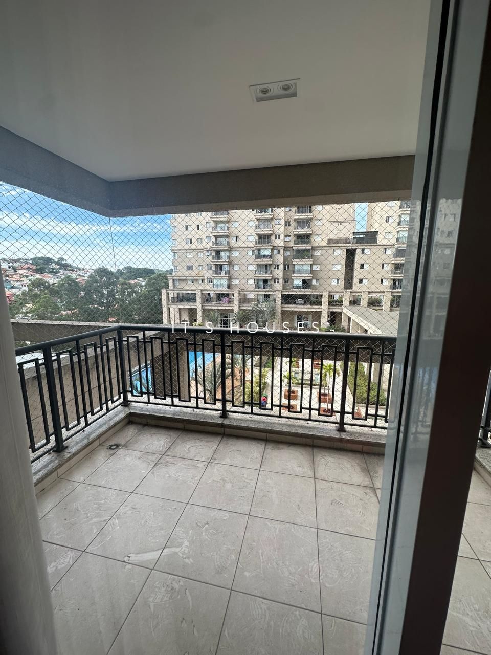 Fachada apartamento à venda em Alpha Park Alphaville, Alphaville, Barueri — 1 suíte, 74 m² — imagem 1 de 8