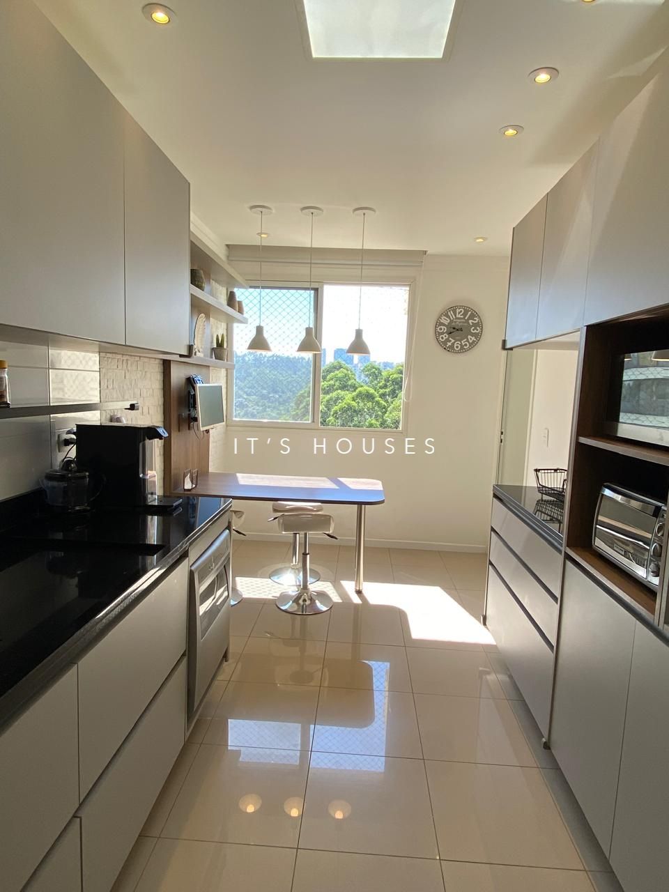 Suíte principal apartamento para alugar em Terracos Tambore, Alphaville, Santana de Parnaíba — 3 suítes, 201 m² — imagem 4 de 23