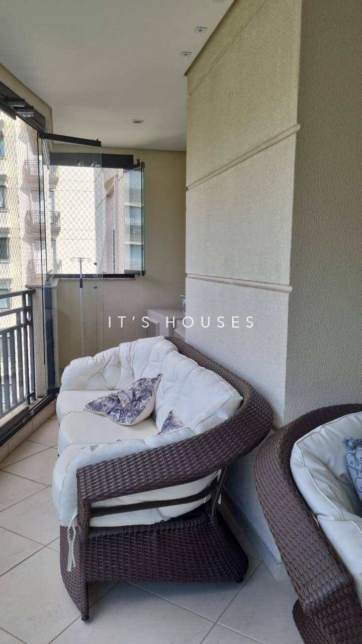 Sala de estar apartamento à venda ou para alugar em Terracos Tambore, Alphaville, Santana de Parnaíba — 3 suítes, 201 m² — imagem 2 de 13
