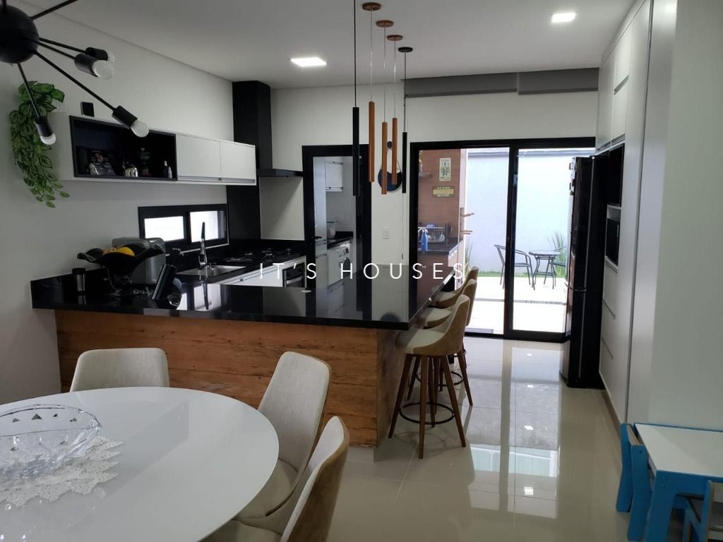 Suíte principal casa à venda em New Ville, Alphaville, Santana de Parnaíba — 1 suíte, 195 m² — imagem 4 de 15