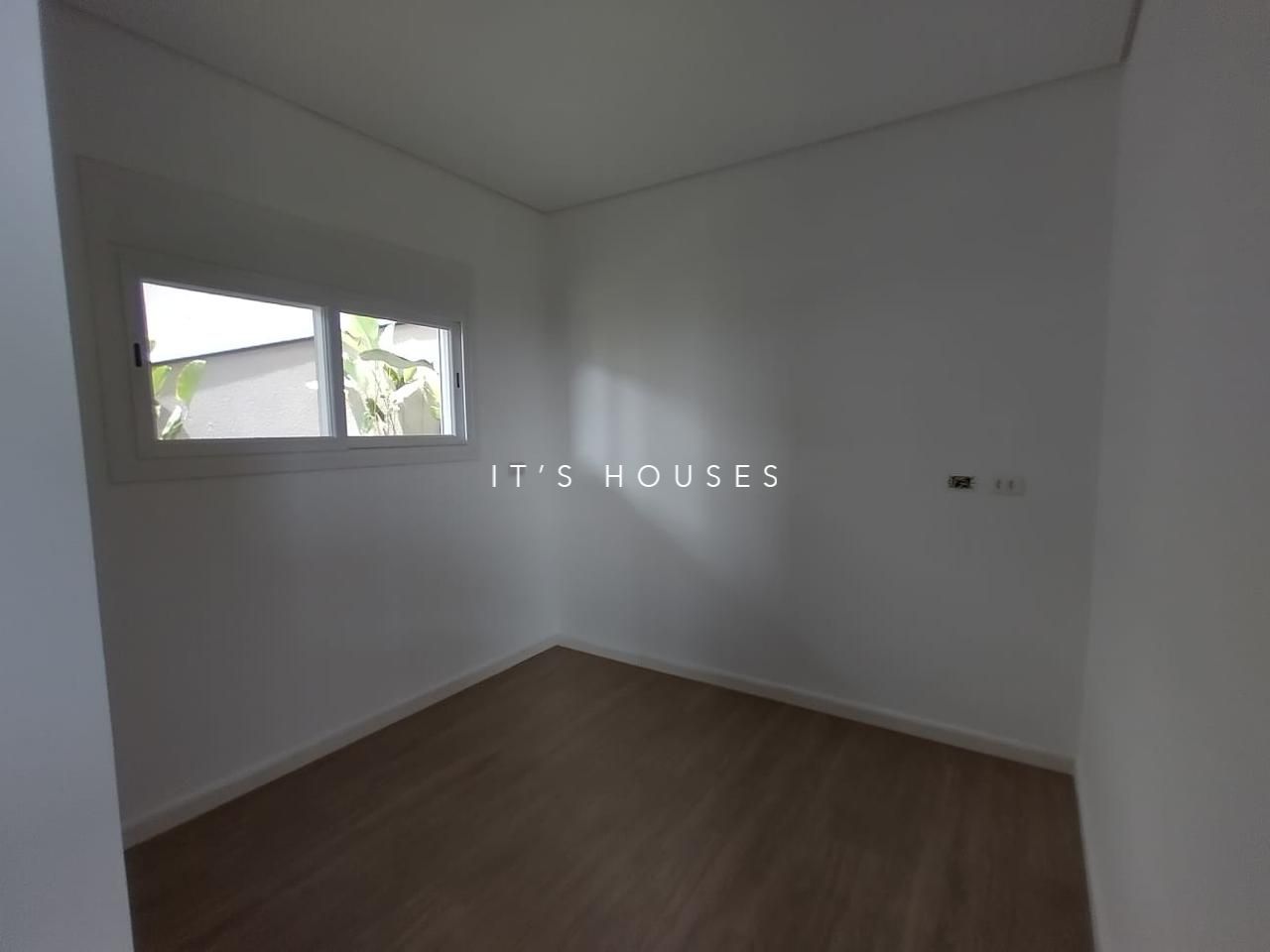 Sala de estar casa à venda em Genesis 2, Alphaville, Santana de Parnaíba — 2 suítes, 490 m² — imagem 2 de 37