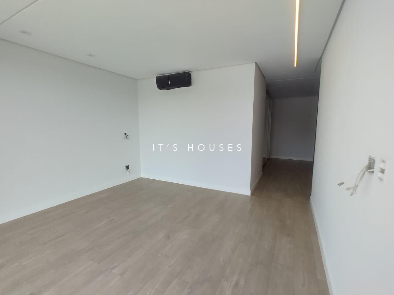 Área de convivência casa à venda em Genesis 2, Alphaville, Santana de Parnaíba — 2 suítes, 490 m² — imagem 6 de 37
