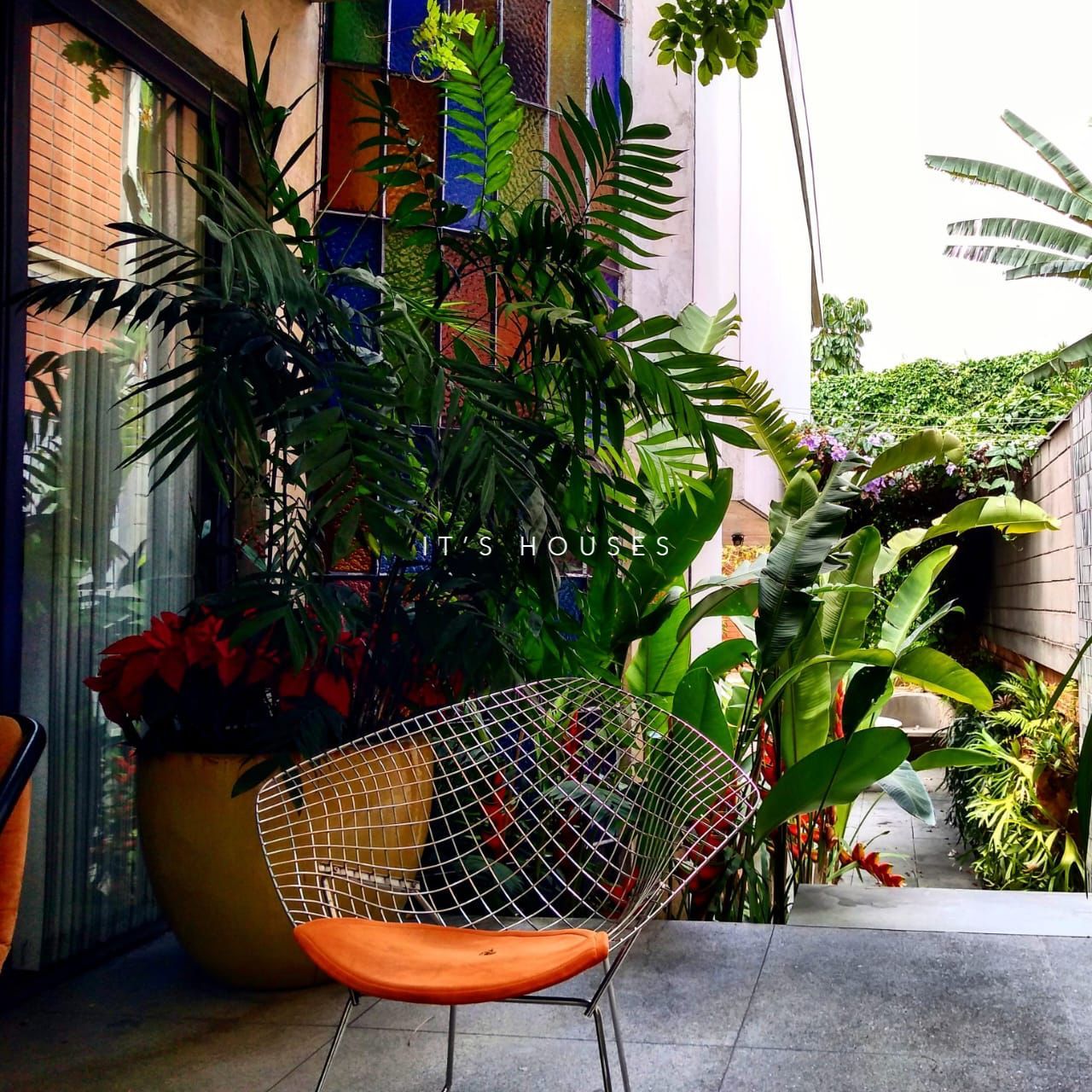 Piscina e área externa casa à venda em Alphaville Residencial 2, Alphaville, Barueri — 3 suítes, 600 m² — imagem 5 de 13