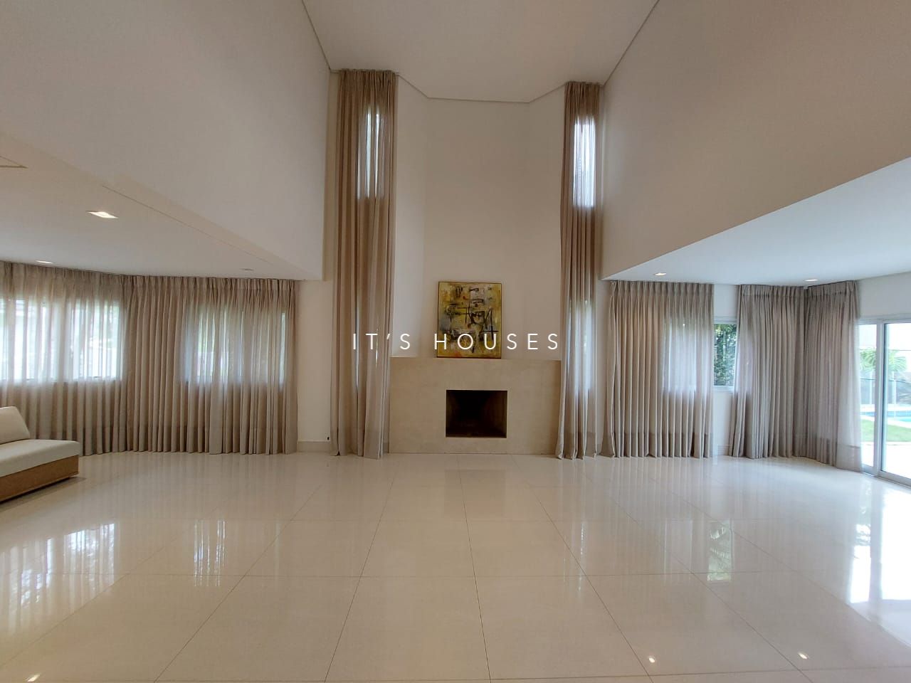 Área de convivência casa à venda ou para alugar em Alphaville Residencial 11, Alphaville, Santana de Parnaíba — 2 suítes, 562 m² — imagem 6 de 12