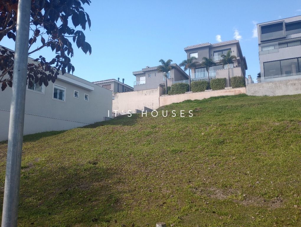 Sala de estar terreno_lote à venda em Genesis 2, Alphaville, Santana de Parnaíba — 490 m² — imagem 2 de 2