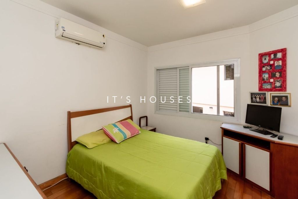 Cozinha e área gourmet casa para alugar em Alphaville Residencial 1, Alphaville, Barueri — 4 suítes, 560 m² — imagem 3 de 17