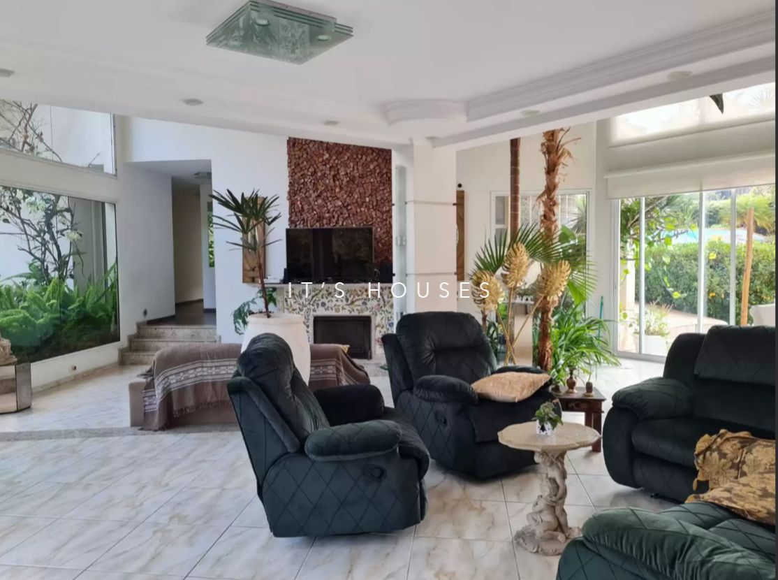 Suíte principal casa à venda em Residencial Tambore 1, Alphaville, Barueri — 4 suítes, 1947 m² — imagem 4 de 8
