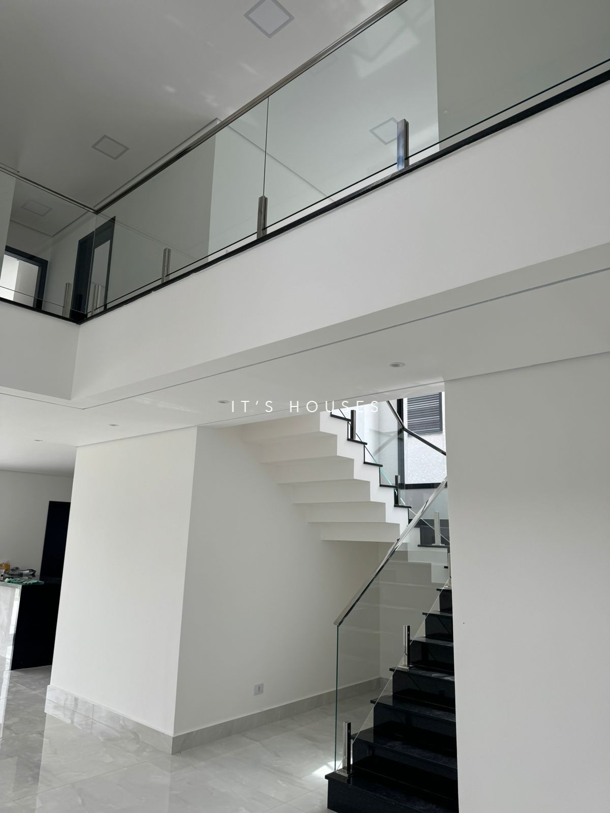 Suíte principal casa à venda em New Ville, Alphaville, Santana de Parnaíba — 3 suítes, 276 m² — imagem 4 de 18