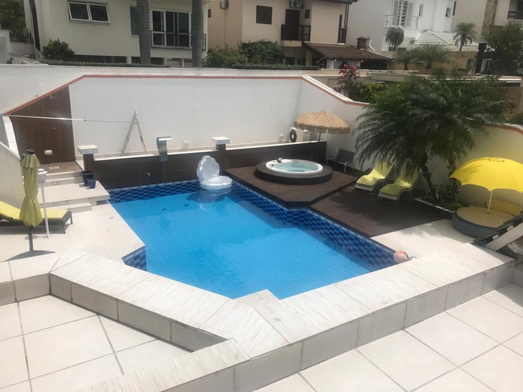 Área de convivência casa à venda em Alphaville Residencial 4, Alphaville, Santana de Parnaíba — 4 suítes, 850 m² — imagem 6 de 10