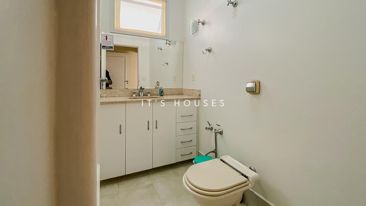 Sala de estar casa à venda em 18 do Forte, Alphaville, Santana de Parnaíba — 4 suítes, 600 m² — imagem 2 de 29