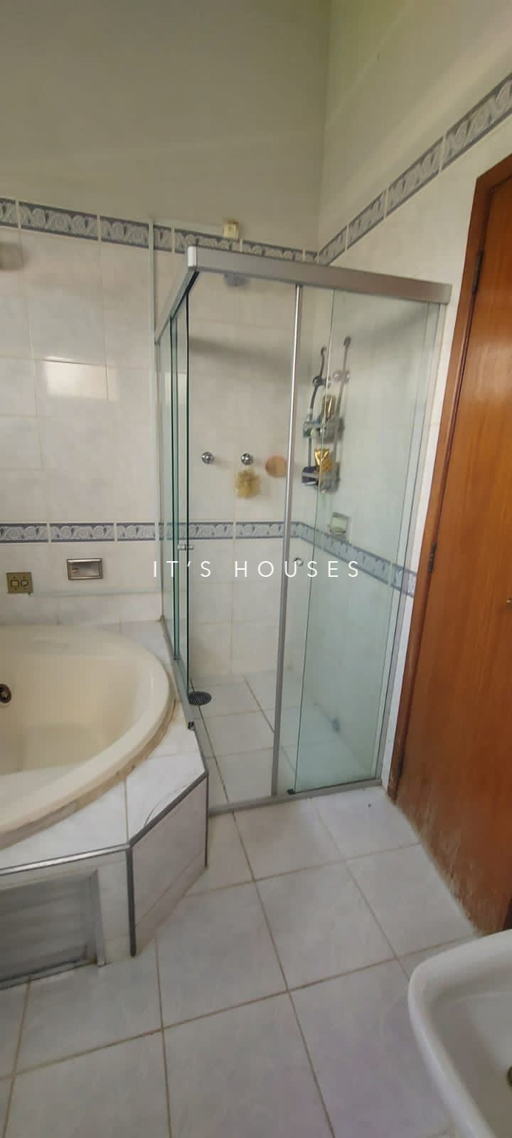 Sala de estar casa à venda em Alphaville Residencial 6, Alphaville, Santana de Parnaíba — 3 suítes, 420 m² — imagem 2 de 17