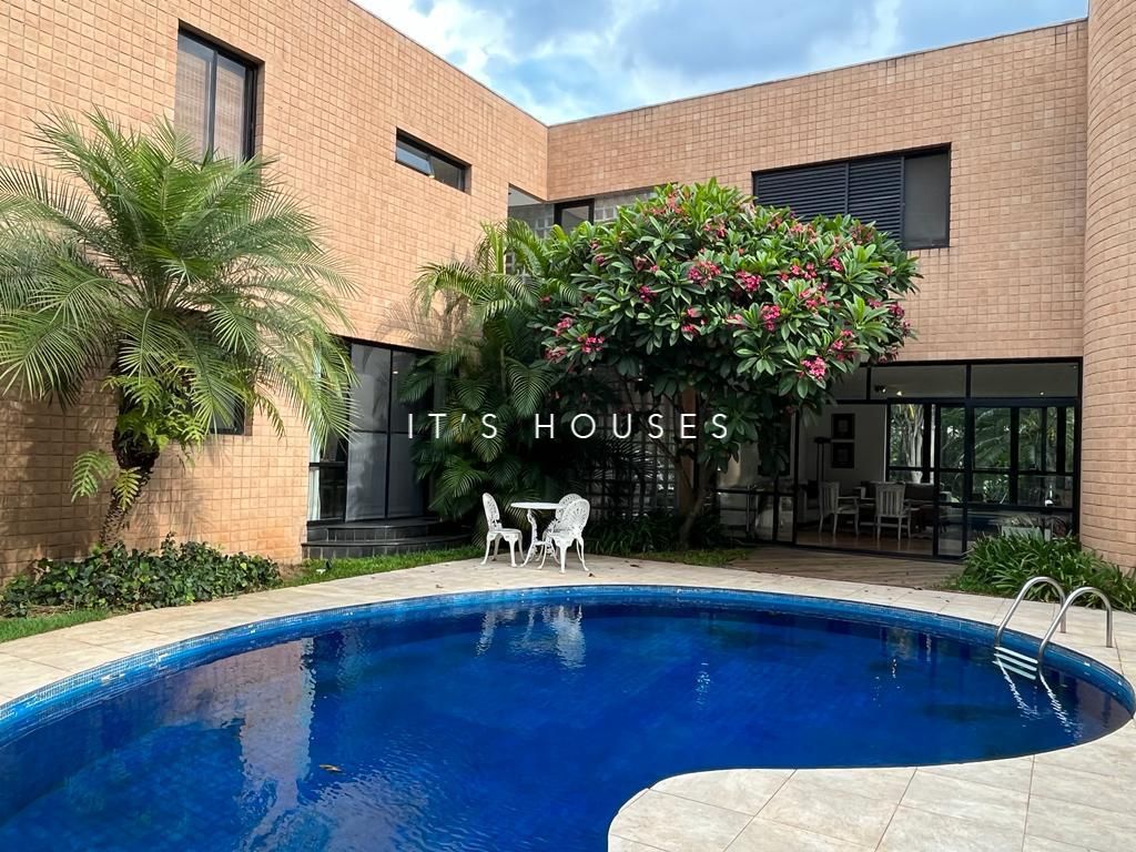Fachada casa à venda em Alphaville Residencial 11, Alphaville, Barueri — 2 suítes, 640 m² — imagem 1 de 30