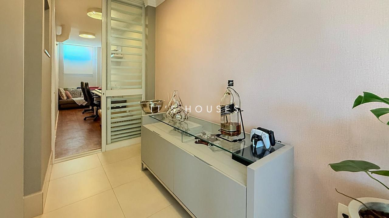 Cozinha e área gourmet casa à venda em Tambore 4, Alphaville, Santana de Parnaíba — 4 suítes, 390 m² — imagem 3 de 25