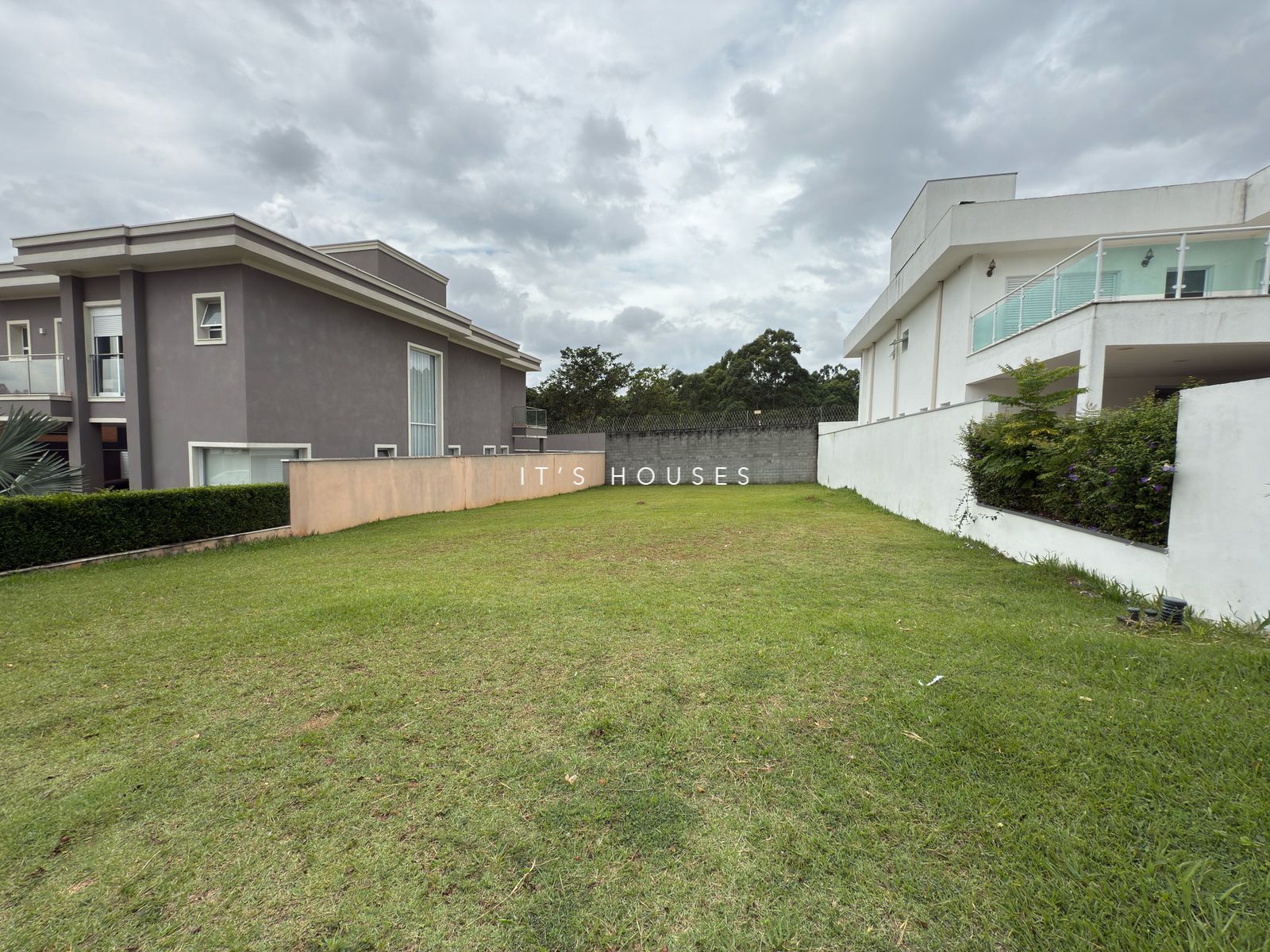 Fachada terreno_lote à venda em Tambore 11, Alphaville, Santana de Parnaíba — 420 m² — imagem 1 de 3