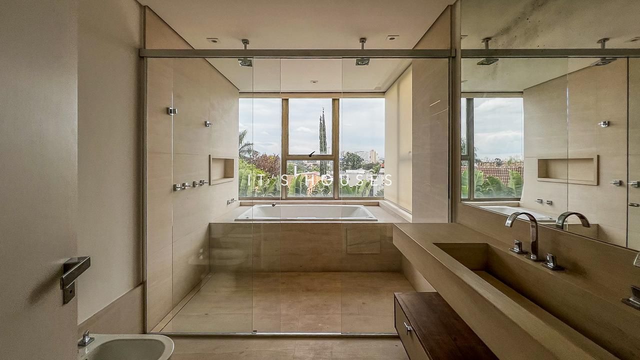 Suíte principal casa para alugar em Alphaville Residencial 2, Alphaville, Barueri — 4 suítes, 591 m² — imagem 4 de 24