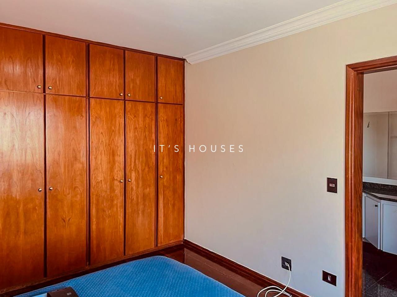 Suíte principal casa à venda em Alphaville Residencial 2, Alphaville, Barueri — 3 suítes, 560 m² — imagem 4 de 17