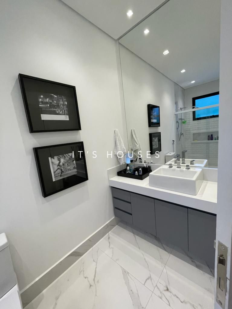 Sala de estar casa para alugar em Genesis 2, Alphaville, Santana de Parnaíba — 5 suítes, 560 m² — imagem 2 de 30