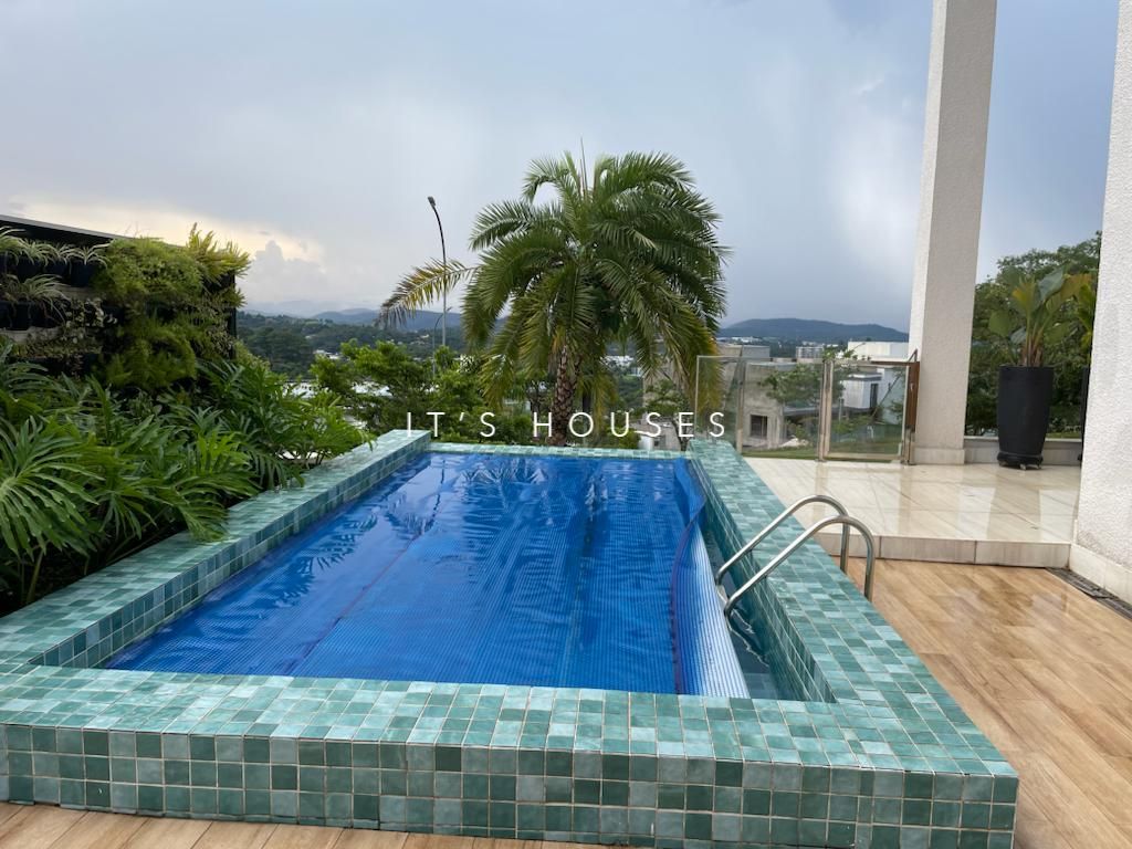 Fachada casa para alugar em Genesis 2, Alphaville, Santana de Parnaíba — 5 suítes, 560 m² — imagem 1 de 30