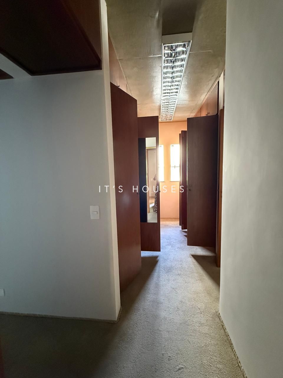 Piscina e área externa casa à venda em Alphaville Residencial 2, Alphaville, Barueri — 2 suítes — imagem 5 de 19