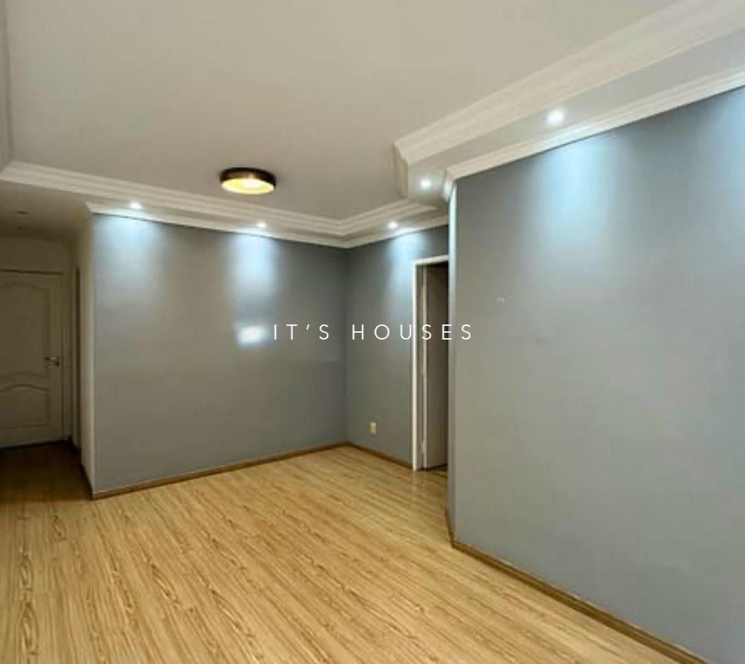 Sala de estar apartamento à venda em Condominio Maison De Ville, Alphaville, Santana de Parnaíba — 1 suíte, 79 m² — imagem 2 de 12