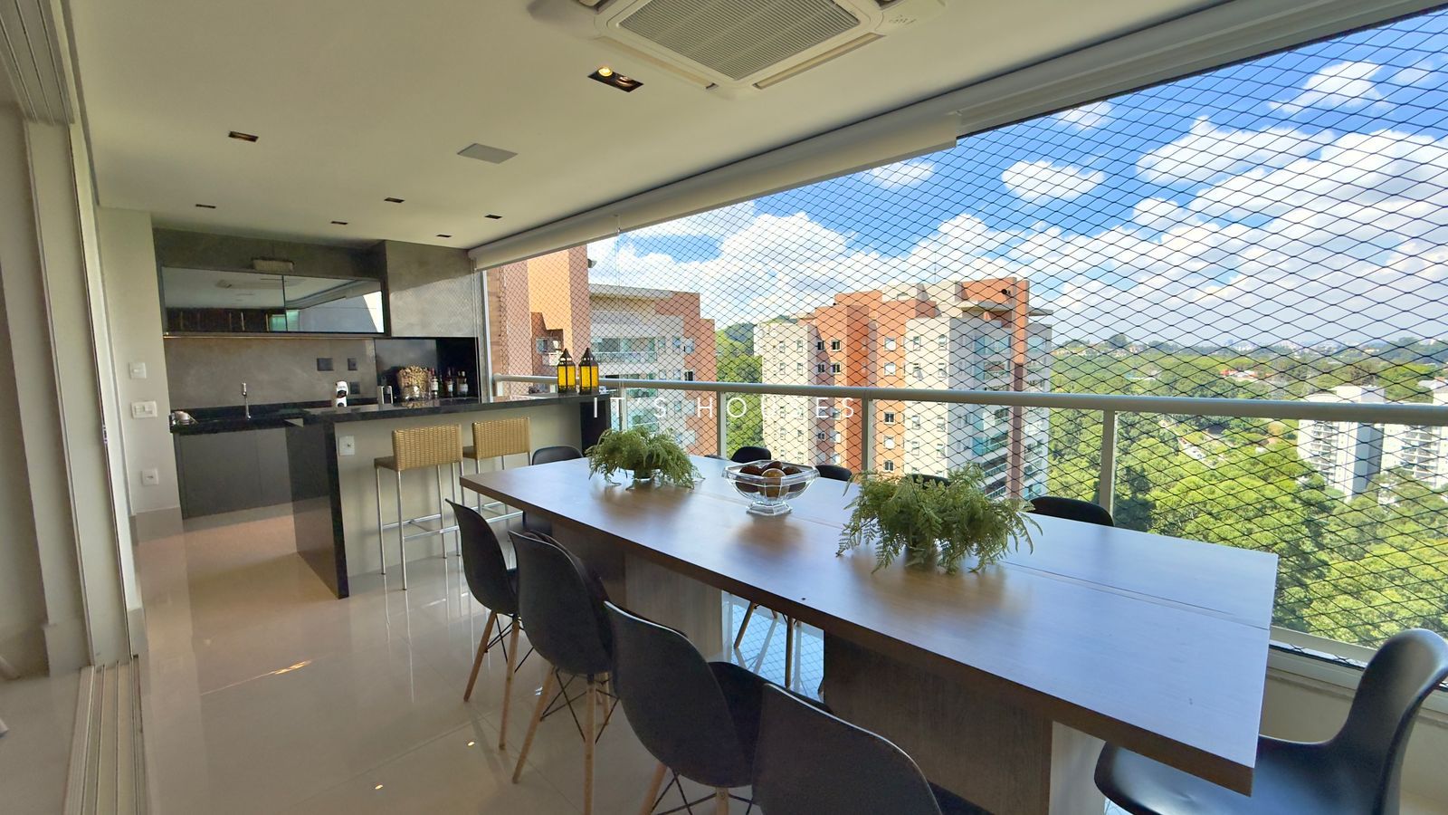 Fachada cobertura à venda em Boulevard Tambore, Alphaville, Santana de Parnaíba — 3 suítes, 228 m² — imagem 1 de 22