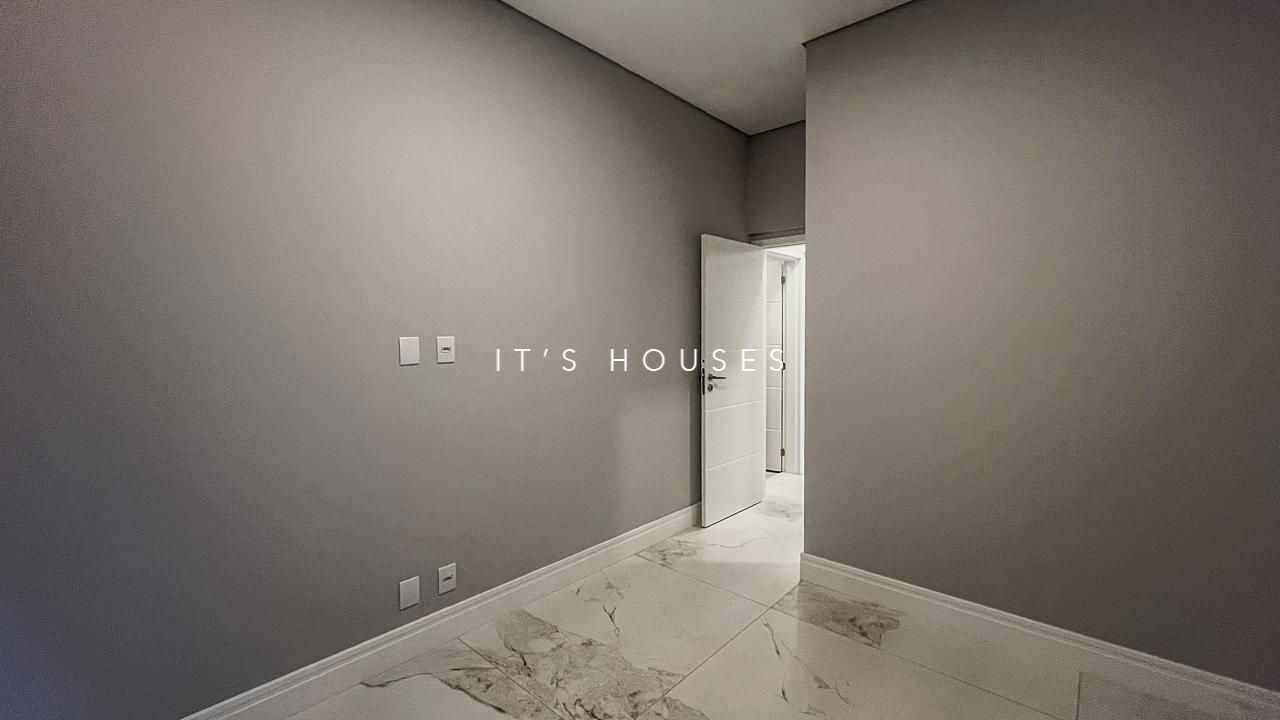 Suíte principal casa à venda em Itahye Residencial, Alphaville, Barueri — 5 suítes, 420 m² — imagem 4 de 23