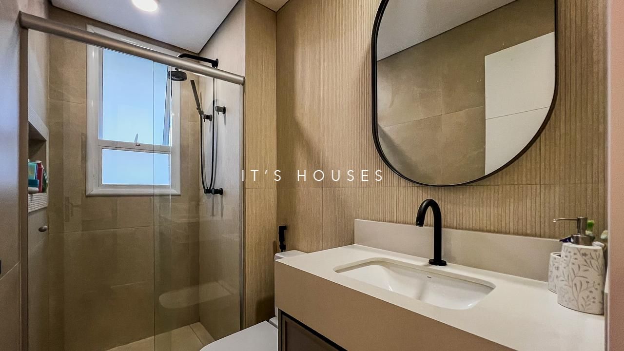 Sala de estar apartamento à venda em Wave Alphaville, Alphaville, Barueri — 1 suíte, 70 m² — imagem 2 de 12